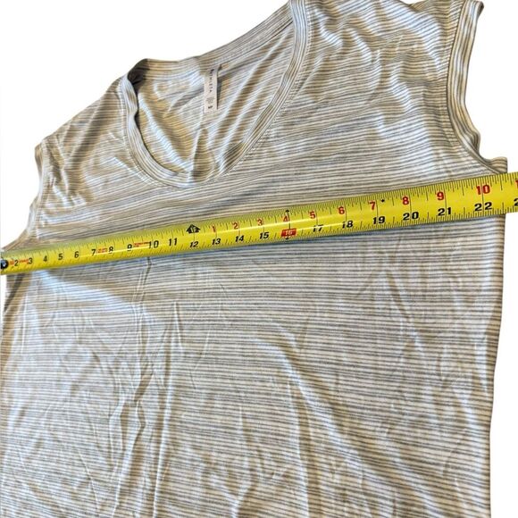 Athleta Cloudlight Stratus Breezy Striped Tee Womens Size Medium Petite - Picture 9 of 10